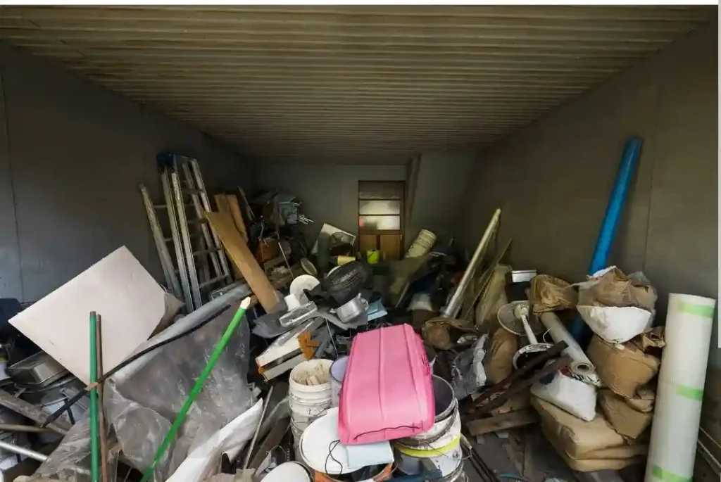 4 Tips to Hire Reliable Junk Removal Services